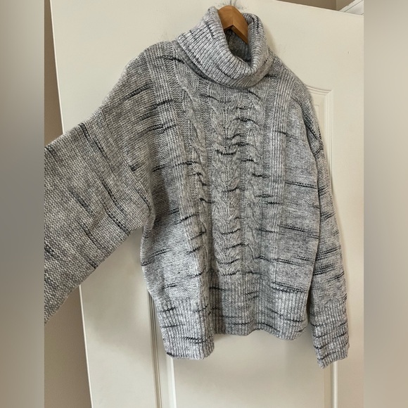 Sanctuary Acrylic Blend Gray Cable Knot Turtleneck Sweater Women’s size Small - Picture 9 of 15